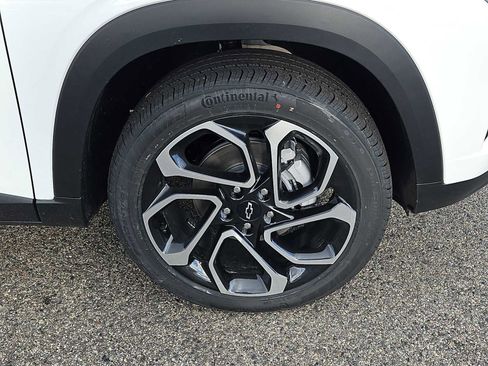 New 2026 Chevrolet Trax RS w/ Sunroof Package image 3