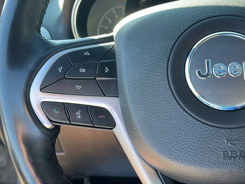Used 2021 Jeep Grand Cherokee Laredo X AWD/4WD image 13