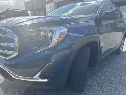 Used 2020 GMC Terrain SLT image 2