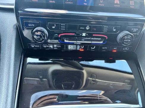 Used 2022 Jeep Grand Cherokee Limited AWD/4WD image 20