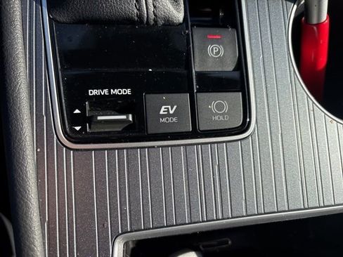 Used 2024 Toyota Sienna XLE Woodland Edition image 11