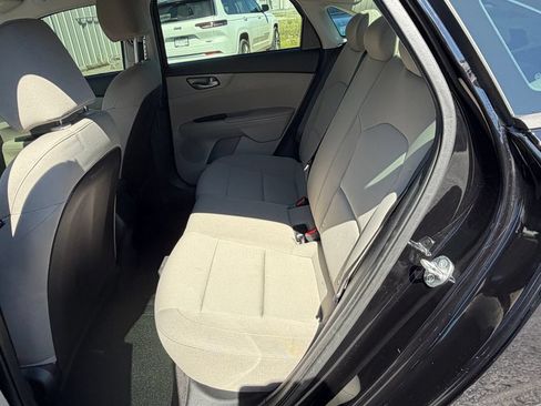 Used 2021 Kia Forte LXS FWD image 23