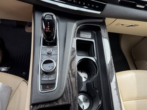 Used 2021 Cadillac Escalade Premium Luxury image 42