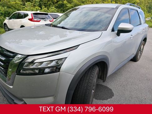 Used 2024 Nissan Pathfinder SV FWD image 1