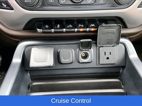 Used 2018 GMC Sierra 1500 SLT image 16