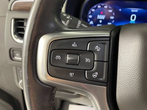 Certified 2022 Chevrolet Tahoe Z71 w/ Luxury Package AWD/4WD image 12