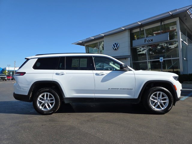 Used 2022 Jeep Grand Cherokee L Laredo w/ Luxury Tech Group I AWD/4WD image 8