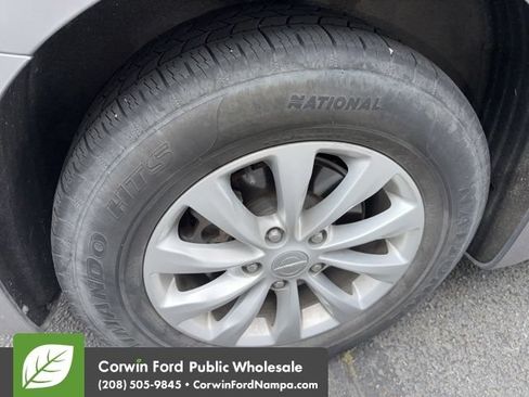 Used 2017 Chrysler Pacifica Touring-L FWD image 5