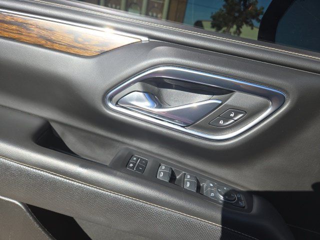 Used 2023 Chevrolet Suburban Premier AWD/4WD image 10