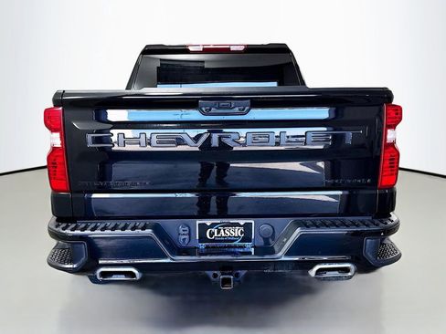Used 2024 Chevrolet Silverado 1500 Custom Trail Boss w/ LPO, Dark Essentials Package image 6