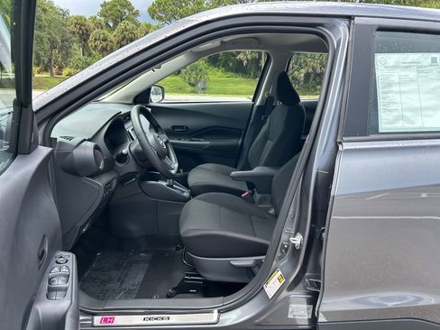 New 2025 Nissan Kicks Play S image 10