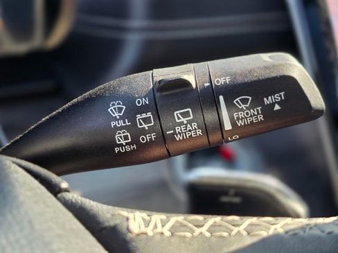 Used 2024 Jeep Grand Cherokee L Limited w/ Luxury Tech Group II image 46