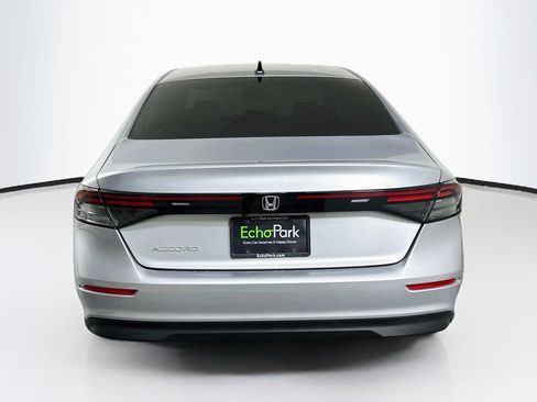 Used 2025 Honda Accord SE image 7