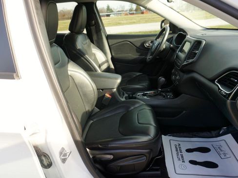 Used 2020 Jeep Cherokee Latitude Plus image 23