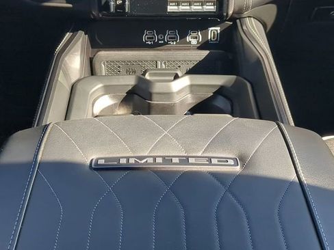 New 2026 RAM 2500 Limited AWD/4WD image 18