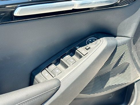 Certified 2025 Kia Seltos X-Line AWD/4WD image 21