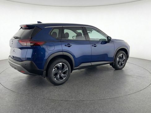 Used 2025 Nissan Rogue SV image 9