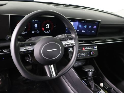 Certified 2025 Hyundai Tucson SE image 22