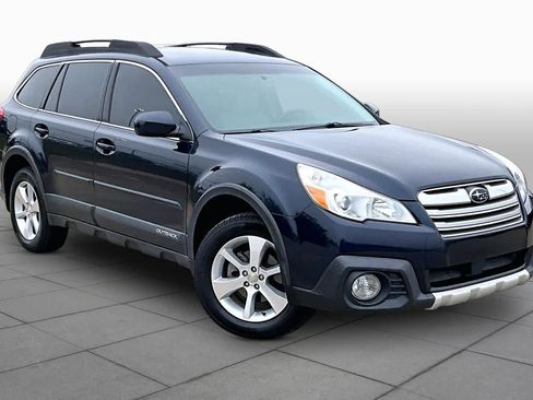 Used 2014 Subaru Outback 2.5i Limited w/ Moonroof Package AWD/4WD image 3
