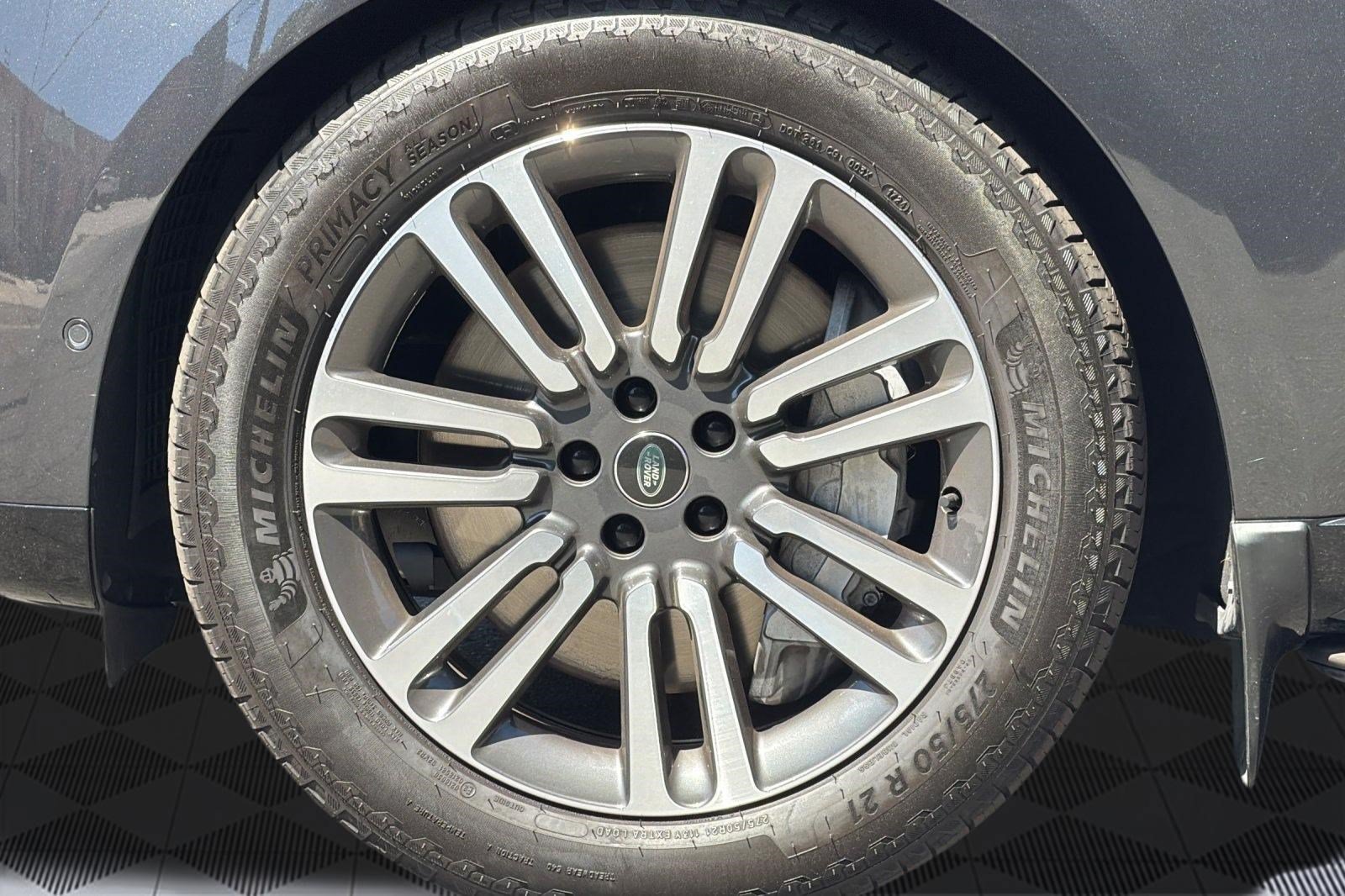 Certified 2023 Land Rover Range Rover SE AWD/4WD image 13