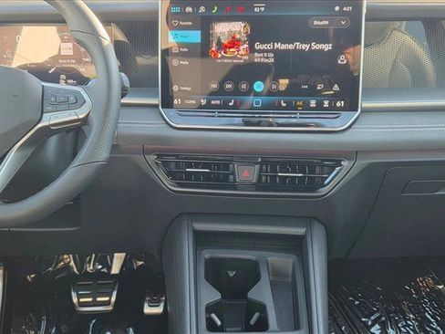 New 2026 Volkswagen Tiguan SE R-Line image 13