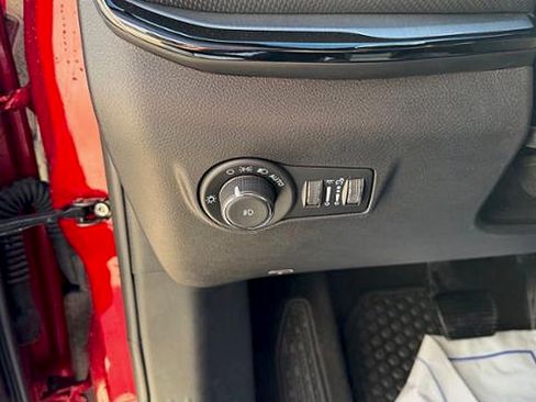 Used 2025 Jeep Compass Trailhawk AWD/4WD image 13