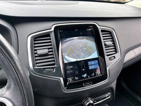 Used 2020 Volvo XC90 T6 Momentum image 18