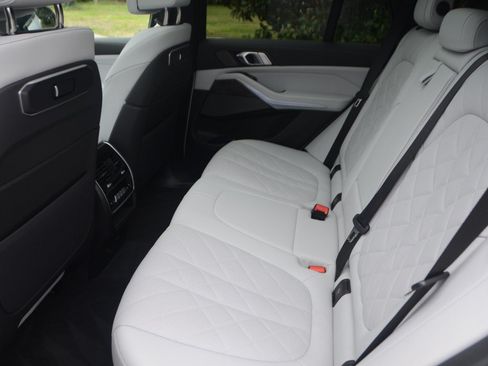 Used 2026 BMW X5 xDrive40i AWD/4WD image 16