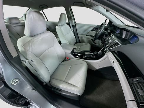 Used 2017 Honda Accord LX image 28
