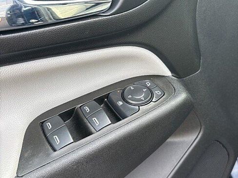Used 2021 Chevrolet Equinox LT w/ Driver Convenience Package FWD image 27