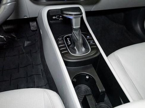 Used 2025 Hyundai Kona SEL FWD image 20