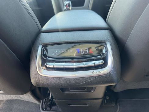 Used 2020 Cadillac XT6 Premium Luxury FWD image 29