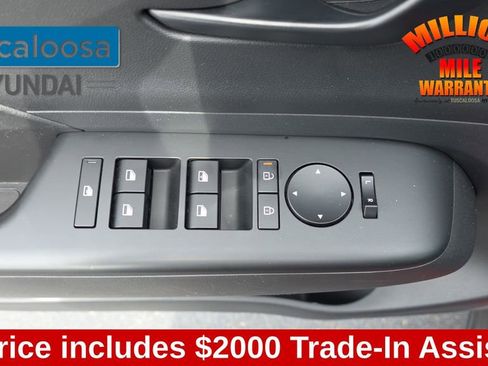 Used 2025 Hyundai Kona SEL image 13
