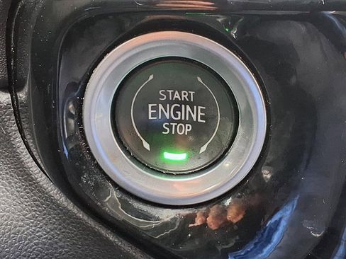 Used 2022 Chevrolet Silverado 1500 RST image 5