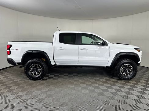Used 2024 Chevrolet Colorado ZR2 AWD/4WD image 6