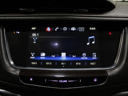 Used 2019 Cadillac XT5 FWD image 16