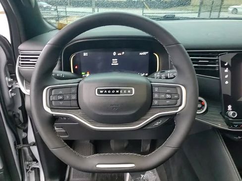 Used 2022 Jeep Wagoneer Series III w/ Premium Group I image 15