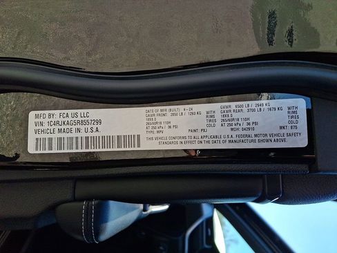 Certified 2024 Jeep Grand Cherokee L Laredo image 28