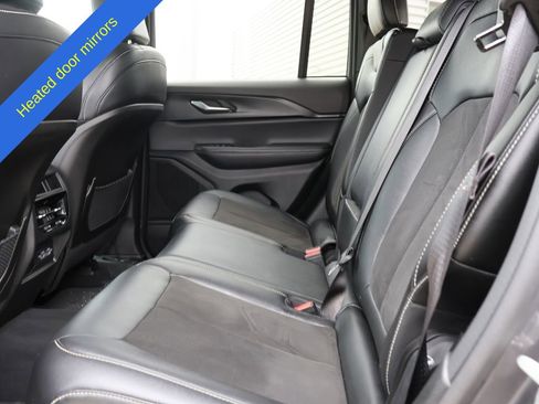 Used 2023 Jeep Grand Cherokee Altitude AWD/4WD image 19