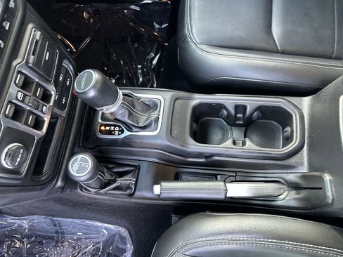 Used 2021 Jeep Gladiator Overland AWD/4WD image 21