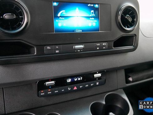 Used 2024 Mercedes-Benz Sprinter 2500 image 10