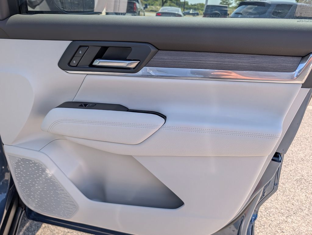 New 2027 GMC Terrain Denali w/ LPO, Floor Liner Package AWD/4WD image 31