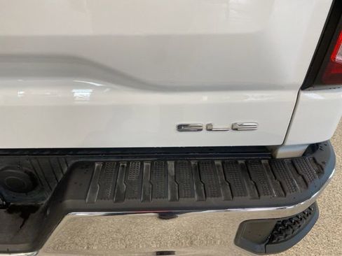 Used 2024 GMC Sierra 1500 SLE AWD/4WD image 8