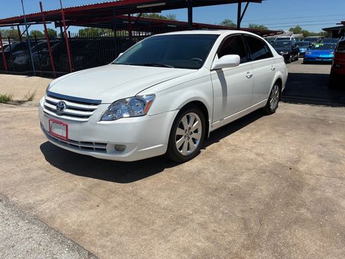 Used 2006 Toyota Avalon XLS FWD image 5