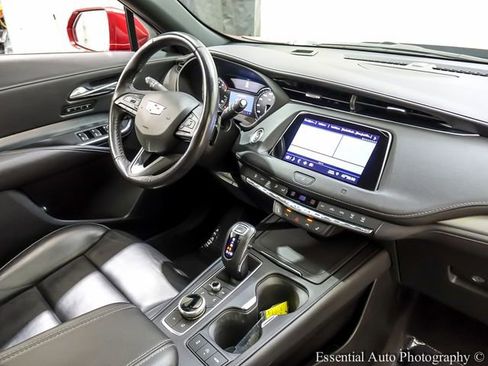 Used 2019 Cadillac XT4 Premium Luxury w/ Cold Weather Package FWD image 25