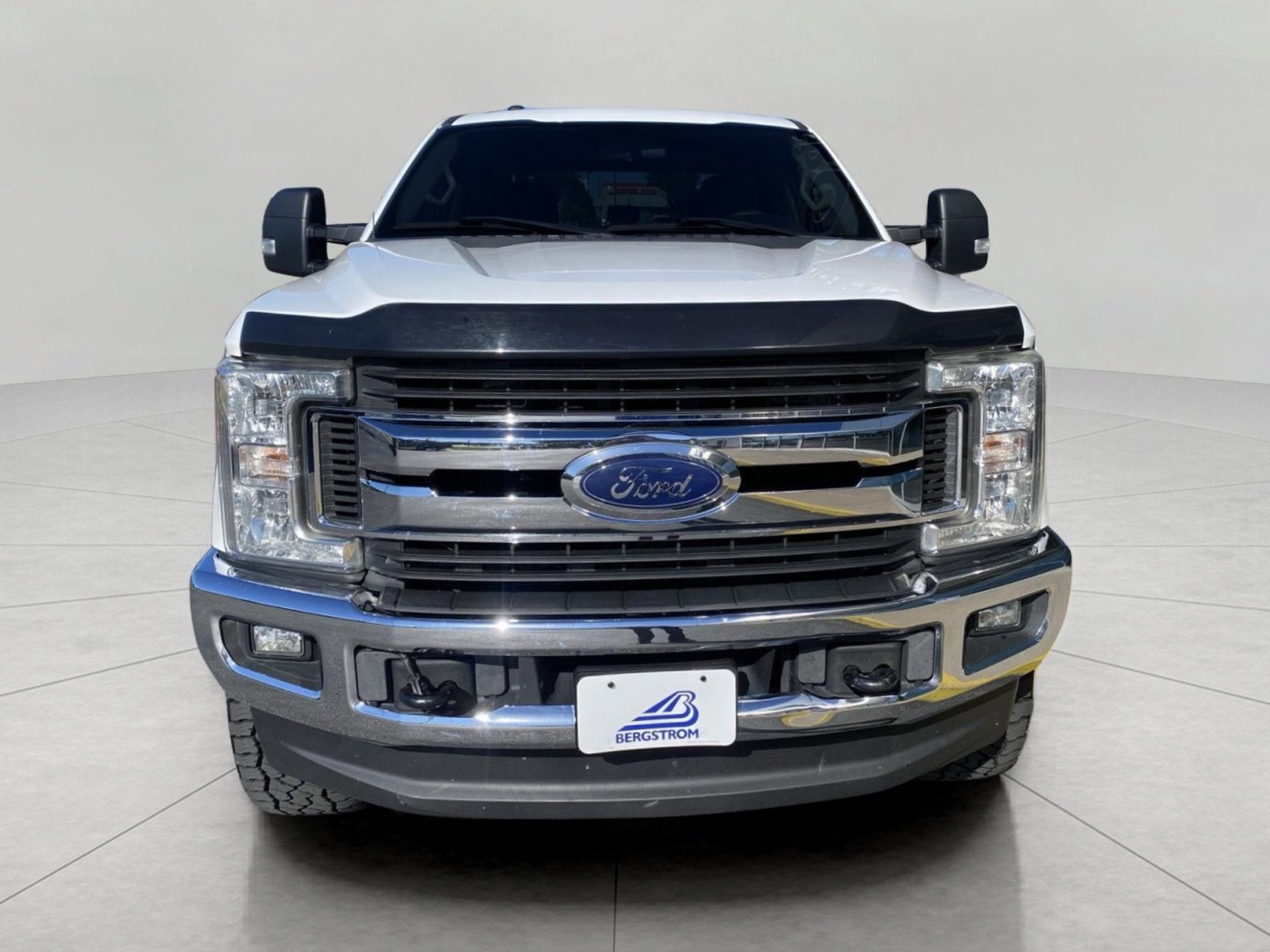 Used 2017 Ford F250 XLT w/ XLT Value Package AWD/4WD image 2