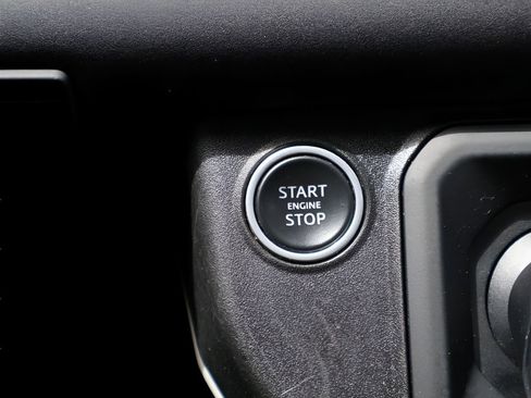 Used 2021 Land Rover Defender 110 X-Dynamic SE AWD/4WD image 26