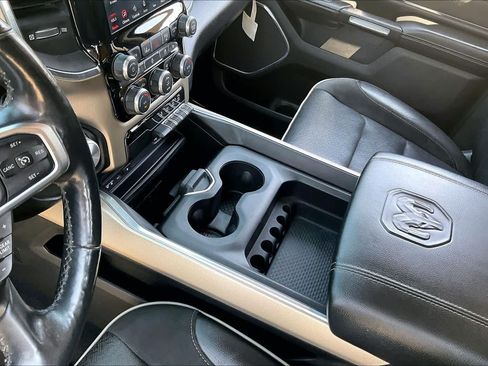 Used 2019 RAM 1500 Laramie AWD/4WD image 16