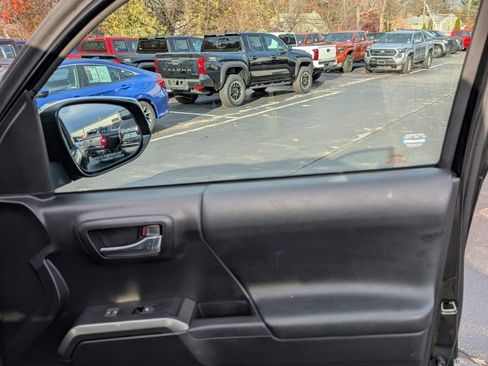 Certified 2020 Toyota Tacoma Limited image 20