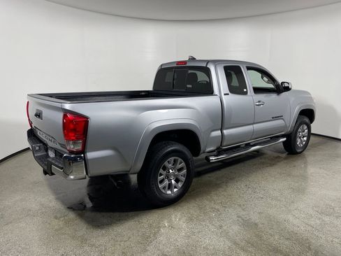 Used 2016 Toyota Tacoma SR5 image 3